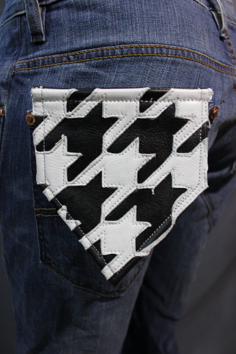 Houndstooth Pocket Flag in Leather