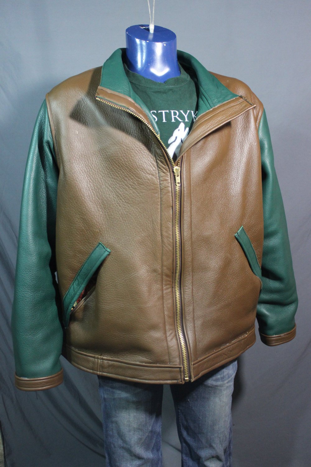 ¡Nuestra chaqueta bomber en ELK marrón y verde!