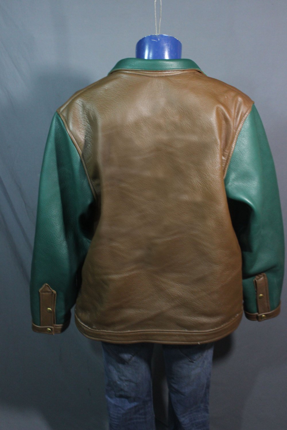 ¡Nuestra chaqueta bomber en ELK marrón y verde!