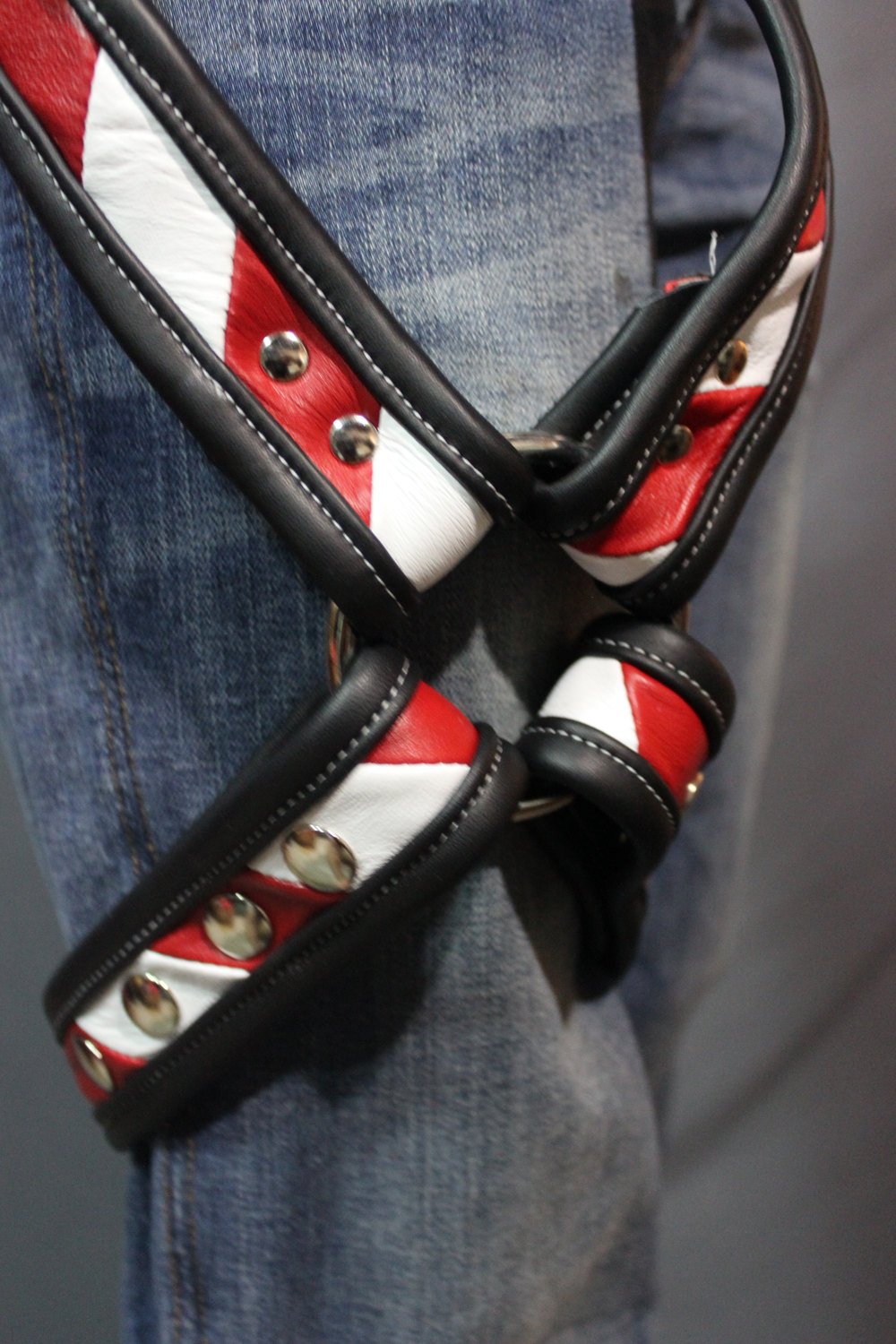 Red and white "Barber" leg harness