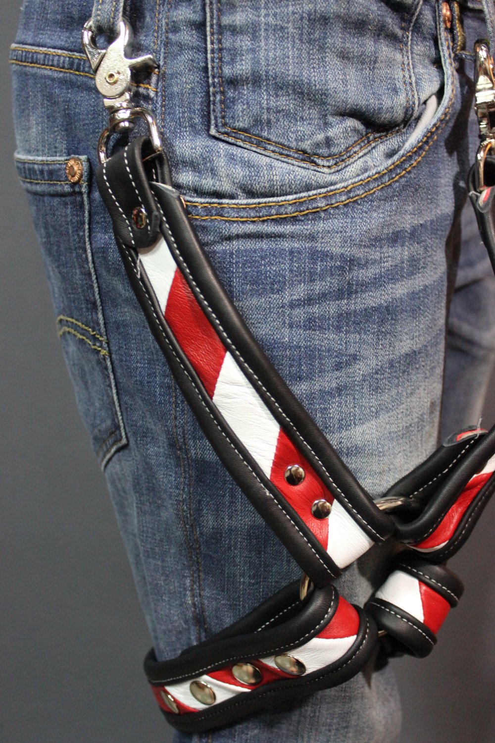 Red and white "Barber" leg harness