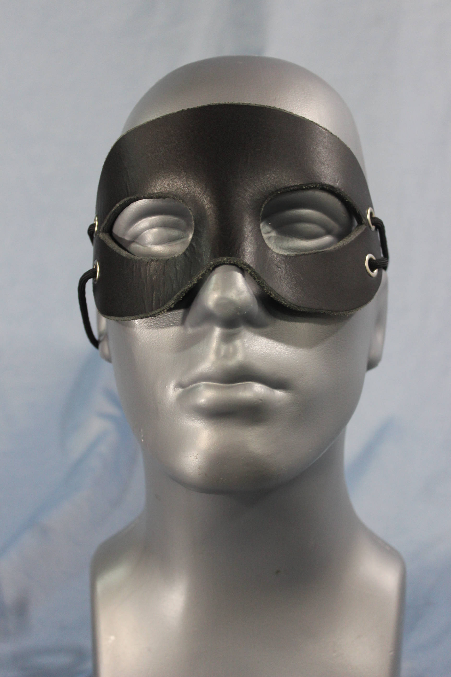 Masque simple en cuir noir