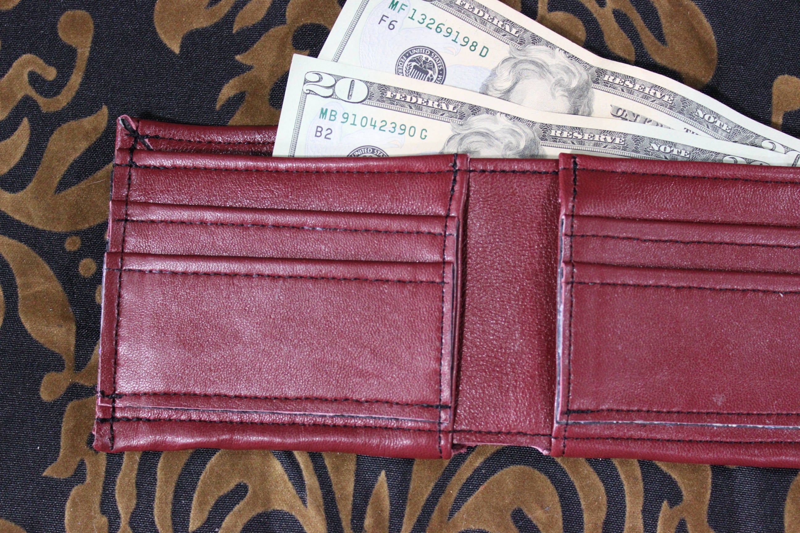 Classic Men's Wallet in Burgundy Leather