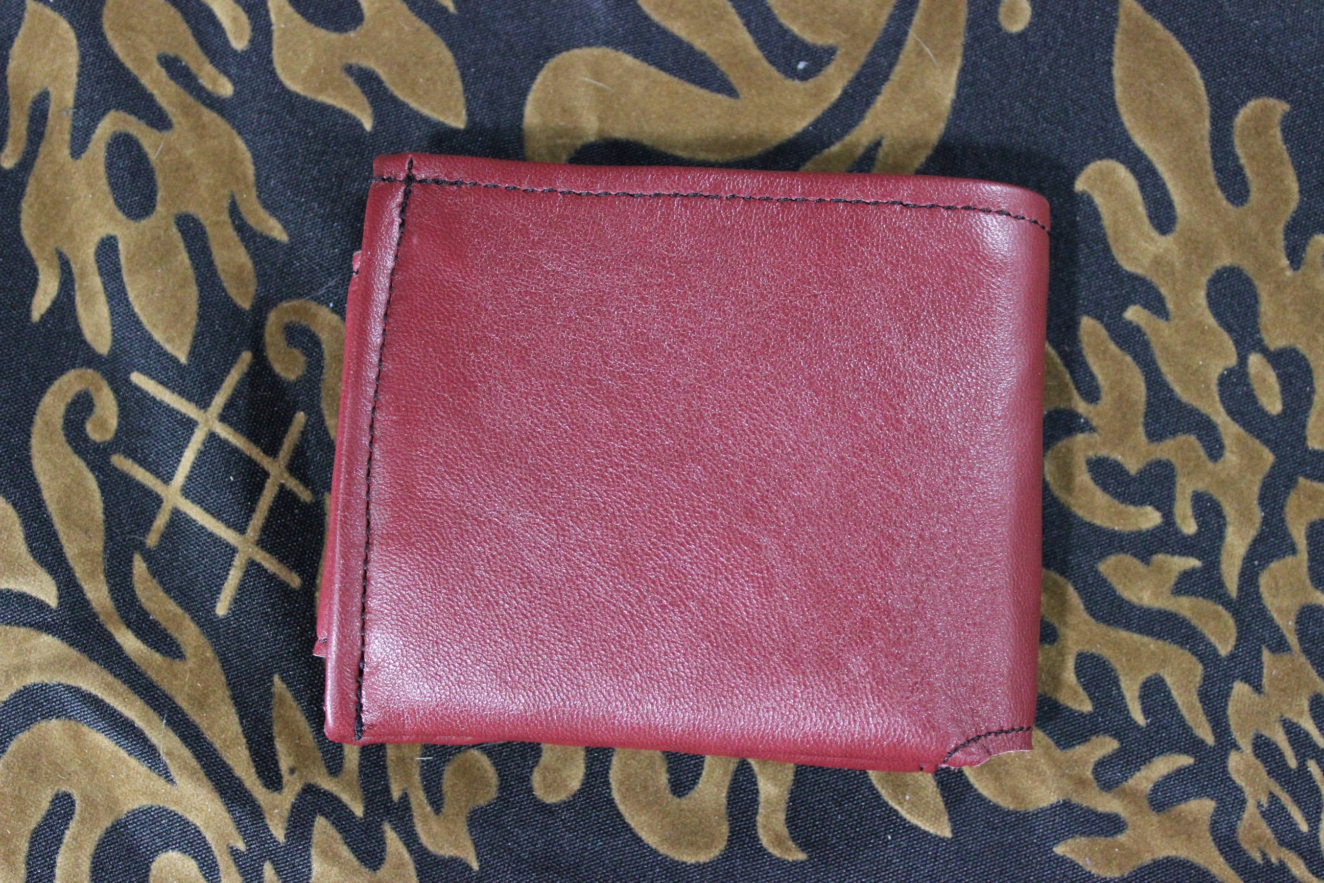 Classic Men's Wallet in Burgundy Leather