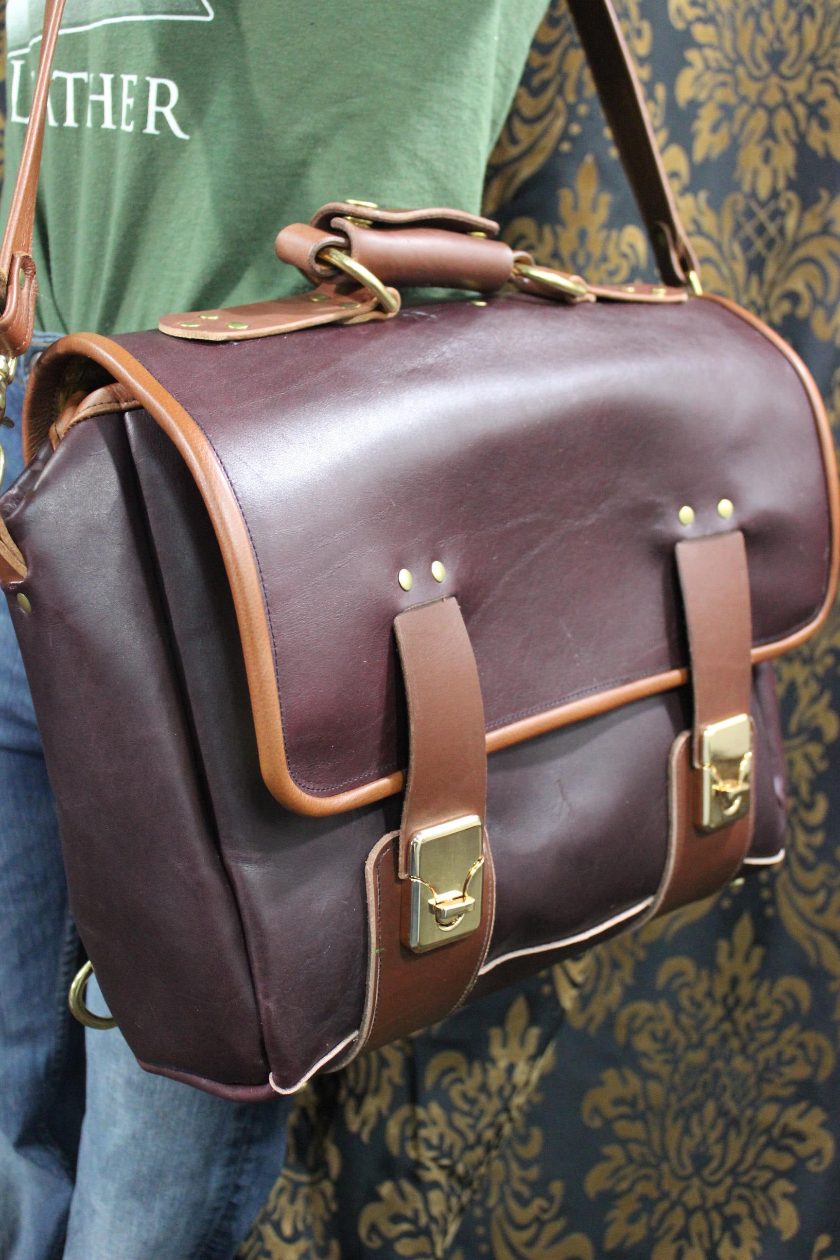 PACKMASTER - Plum Pull-Up Messenger Bag *Limited Edition*