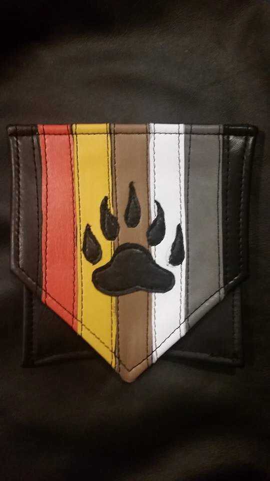 Bandera de bolsillo de cuero Bear Pride