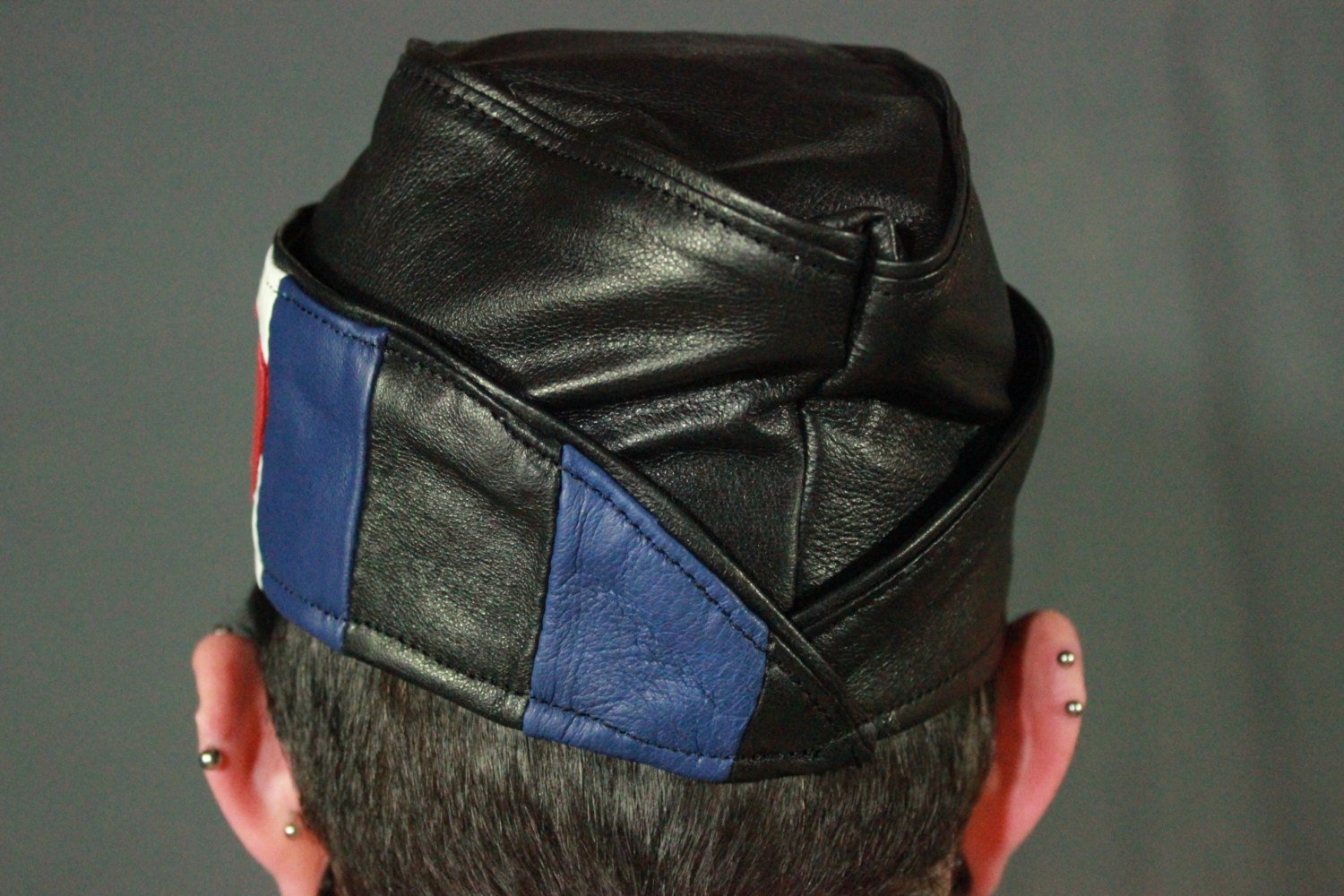 Casquette de garnison en cuir Leather Pride