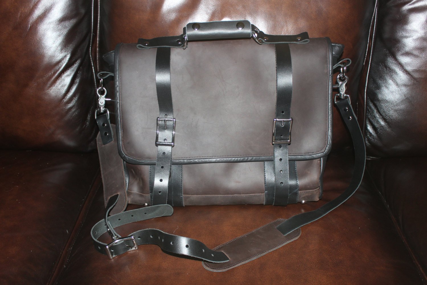 Our Finest Messenger bag! Stone OIL Tanned Leather Hand Made to Last a Lifetime! Luscious Chocolate!