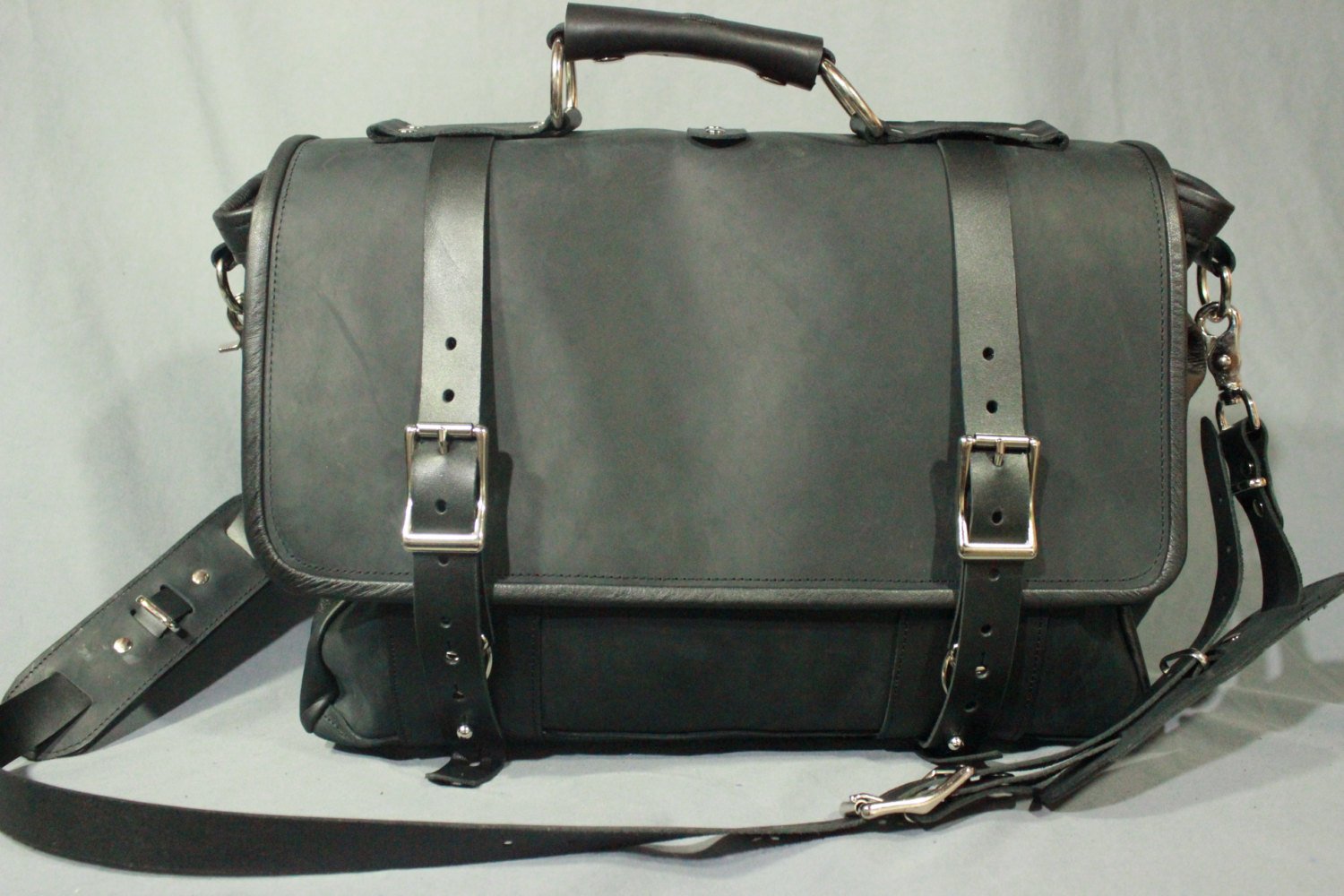 Our Finest Messenger bag! Stone OIL Tanned Leather Hand Made to Last a Lifetime! Midnight Black