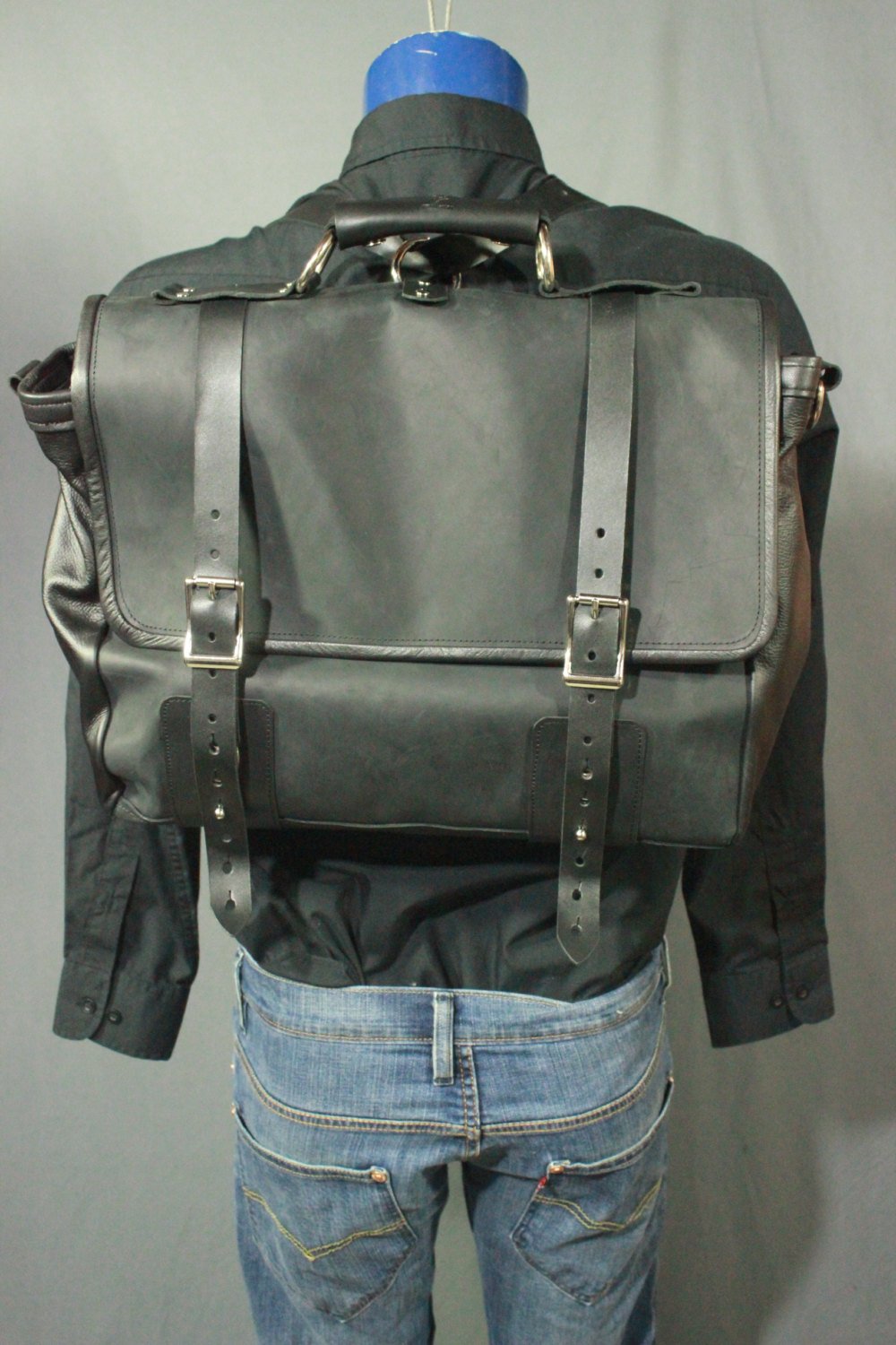 Our Finest Messenger bag! Stone OIL Tanned Leather Hand Made to Last a Lifetime! Midnight Black